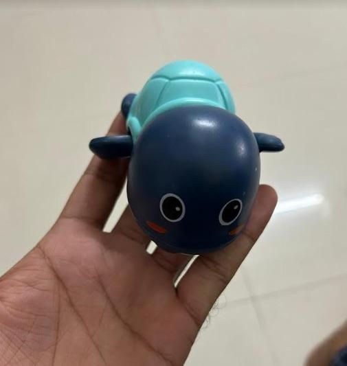 Wind-Up Swimming Turtle Bath Toy for Kids
